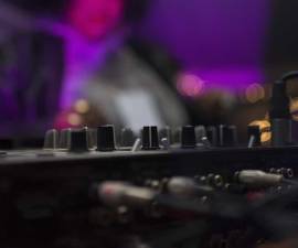 Equipos básicos que debe tener un DJ profesional para eventos